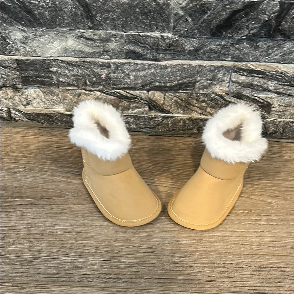 NWOT Carters 3-6 month Cozy Tan Baby girl Boots‎